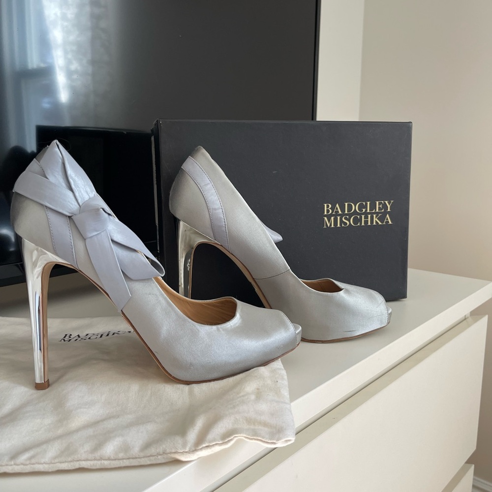 Badgley Mischka silver satin heels. Platform with peep toe, 4inch heel. Size 8.5